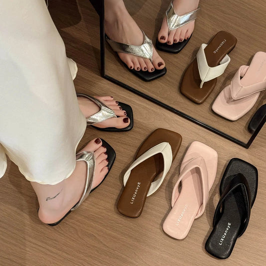 🌞 Damen Flip Flops – Sommerliche, Flache Zehentrenner mit Weicher Sohle | Elegante Outdoor-Strandsandalen